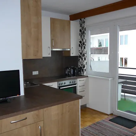 Apartment In Bergstrasse 6 *